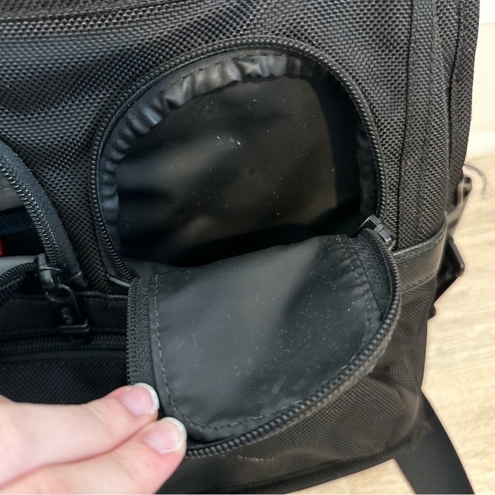 Tumi alpha 2 black expandable laptop briefcase bag 26141D2 - Picture 14 of 16